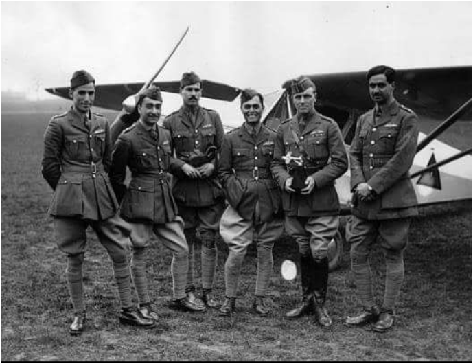 الرواد الاوائل للقوة الجوية قبل طيرانهم للعراق من انكلترا في 8 نيسان 1931
