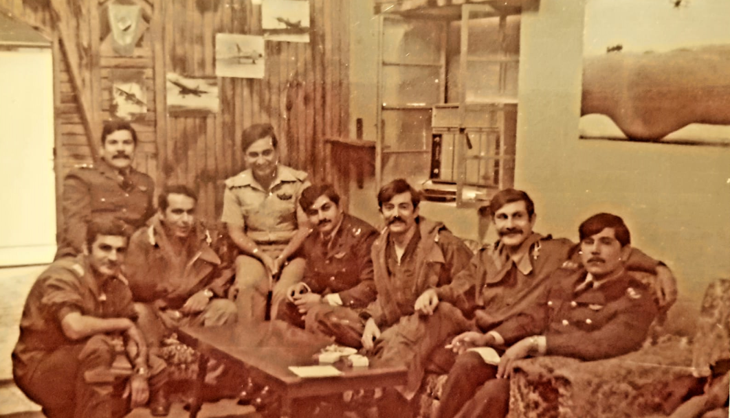 السرب الاول 1975