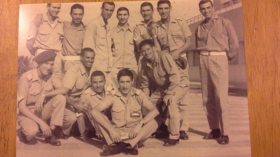 صورة تذكارية اثناء دورة القوة الجوية في مصر 1964 - 1965