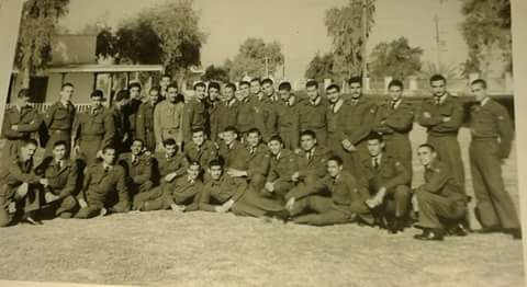 طلاب الدورة 15 قوة جوية عام 1963 - كلية القوة الجوية - قاعدة الرشيد الجوية - بغداد